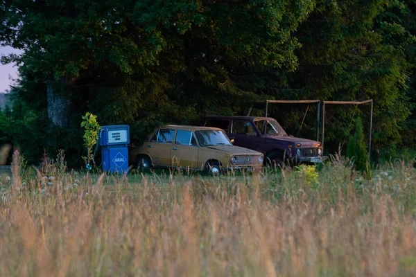 Old Russian Cars Stand Edge Cornfield Warm Summer Sunset Next — Stock Photo, Image