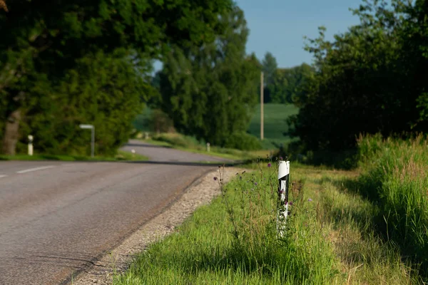 Vehicles Passing 5Th Five Kilometer Mark Indicating Length Route Road — Foto de Stock
