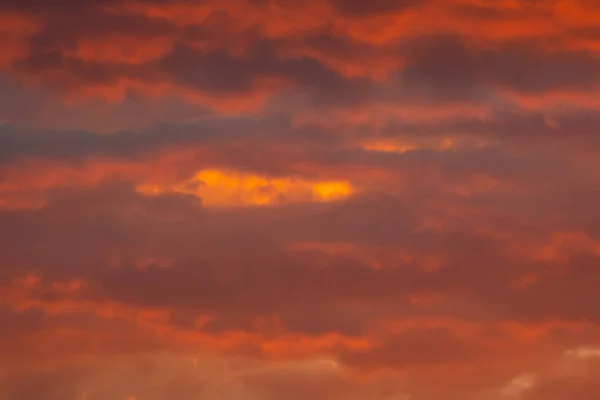 Bunte Wolken Verschiedenen Schattierungen Himmel Des Sonnenaufgangs Abstrakte Und Dramatische — Stockfoto