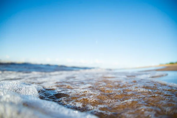 Morbida Onda Oceano Blu Sulla Spiaggia Sabbiosa Contesto — Foto Stock