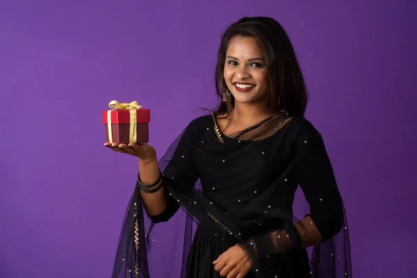 Portrait Young Happy Smiling Woman Girl Holding Gift Box — Foto de Stock