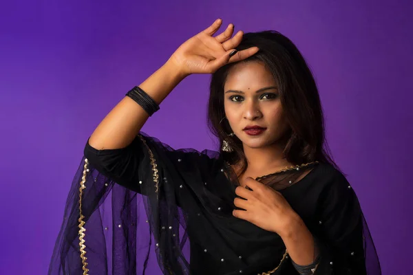 Portrait Young Girl Woman Posing Purple Background — 스톡 사진
