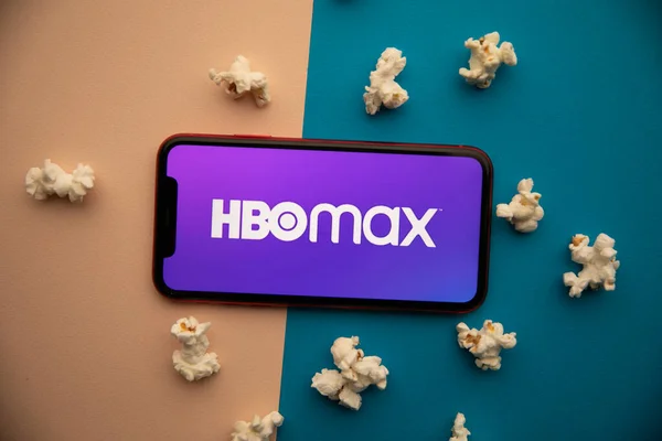 Tula, Rusland - 07 september 2021: HBO Max logo op iPhone display — Stockfoto