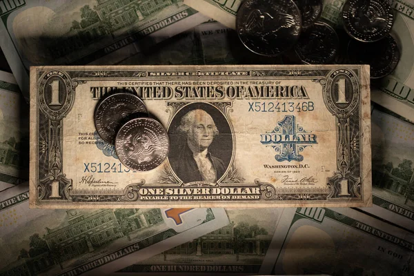 Moneta Pół Dolara Srebrnym Certyfikacie Banknotu Dolara Amerykańskiego Jeden Dolar — Zdjęcie stockowe