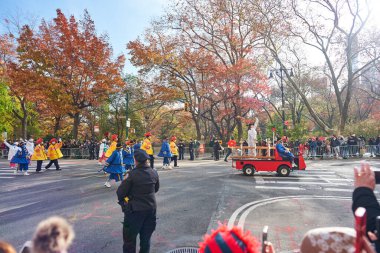 Manhattan, USA - 24. November 2021: Macy's Parade in Manhattan, celebrating Thanksgiving day in New York City