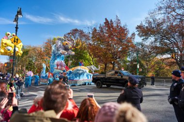 Manhattan, USA - 24. November 2021: Kalahari Parade float at Thanksgiving Parade in NYC. Macy's Parade celebrating Thanksgiving