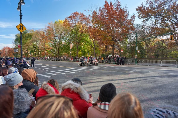 Manhattan Usa November 2021 Crowd Waiting Thanksgiving Parade Manhattan Begin — 스톡 사진