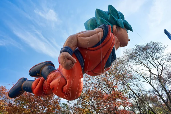 Manhattan Usa November 2021 Goku Dragon Ball Balloon Thanksgiving Parade — Foto de Stock