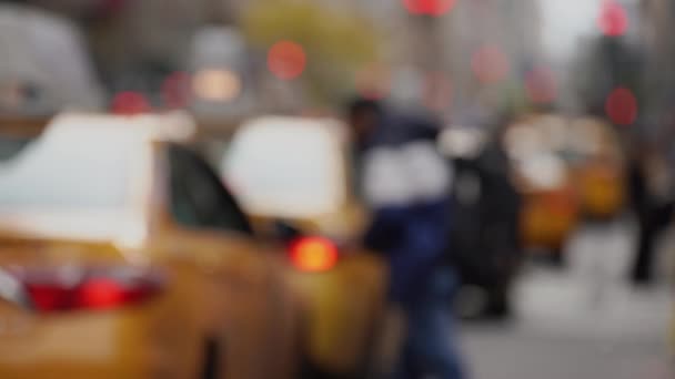 Nyc Cab Taxi Czeka Klientów Żółta Taksówka Odbiera Klientów Manhattanie — Wideo stockowe