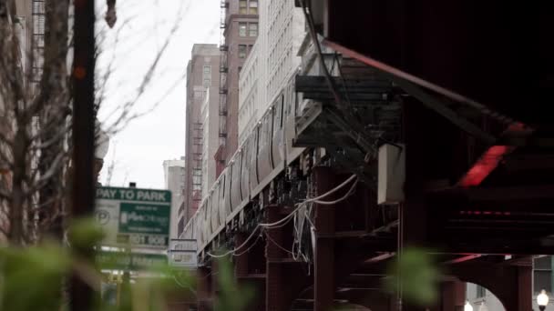 Chicago Illinois Eua Novembro 2019 Comboio Metrô Cta Passando Trilha — Vídeo de Stock