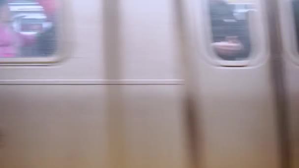 Манхэттен Нью Йорк Сша Ноября 2019 Проезжающие Мимо Люди Поезд — стоковое видео
