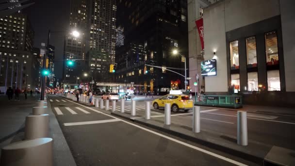 Manhattan New York Usa November 2019 Natt Nyc Yellow Cab — Stockvideo