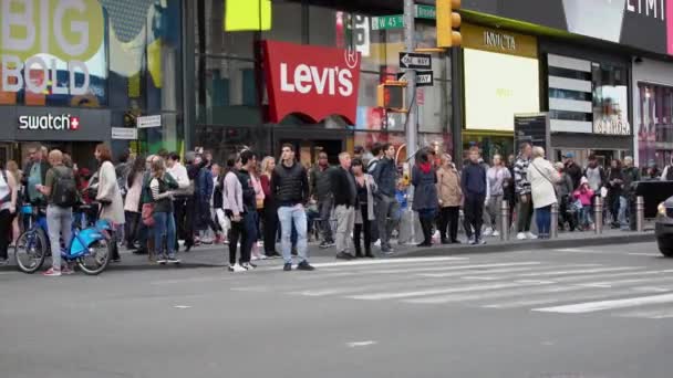 Manhattan New York Usa Október 2019 Forgalmas Times Square Emberek — Stock videók