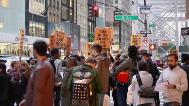 Manhattan New York Usa Oktober 2019 Großer Protest Gegen Trump — Stockvideo