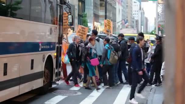 Manhattan New York Usa Oktober 2019 Stora Protesten Mot Trump — Stockvideo