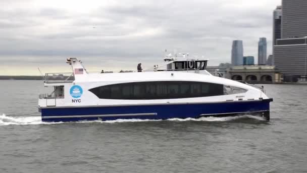 Manhattan New York Usa Oktober 2019 Nyc Water Taxi Varen — Stockvideo
