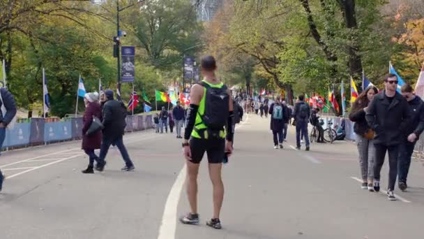 맨해튼 2019 마라톤 지역의 센트럴 파크에서 사람들 — 비디오