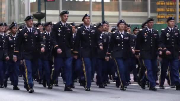 Manhattan New York Usa November 2019 Parade Zum Veteranentag Militärparade — Stockvideo