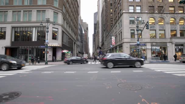 マンハッタン ニューヨーク アメリカ 11月12日 2019年 東41丁目 図書館ウェイ 都市環境における交通 ニューヨークの日常生活 ジョン — ストック動画