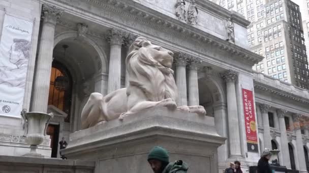 Манхэттен Нью Йорк Сша Ноября 2019 Вход Публичную Библиотеку Нью — стоковое видео