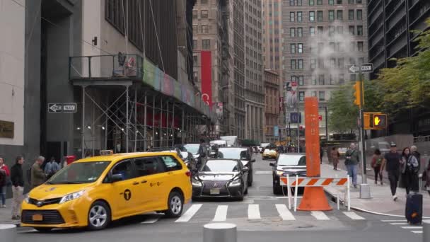 Manhattan Nova York Eua Outubro 2019 Tráfego Pedestres Centro Cidade — Vídeo de Stock