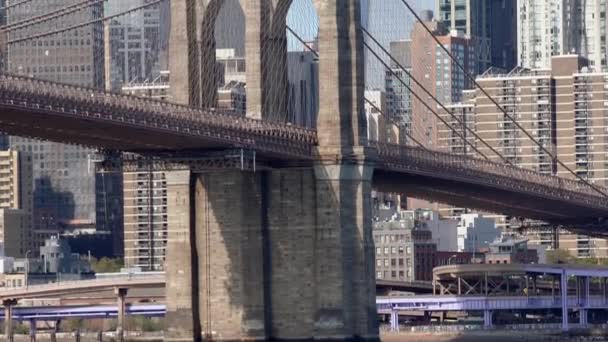 Manhattan New York Usa Oktober 2019 Brooklyn Brug Amerikaanse Vlag — Stockvideo