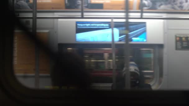 11月7日 美国纽约曼哈顿 2019年 Mta地铁列车在纽约站出口 在另一列火车内看到列车启动 都会区交通局车辆 — 图库视频影像