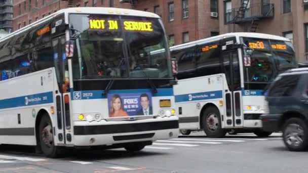 Манхэттен Нью Йорк Сша Ноября 2019 Автобусный Перекресток Mta Последующим — стоковое видео