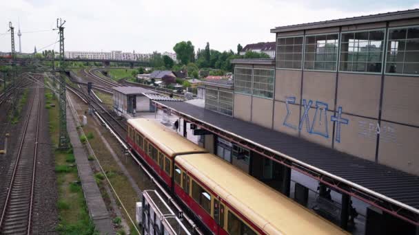 Berlin Germany May 2022 Bahn Departing Station High Angle View — Stock Video