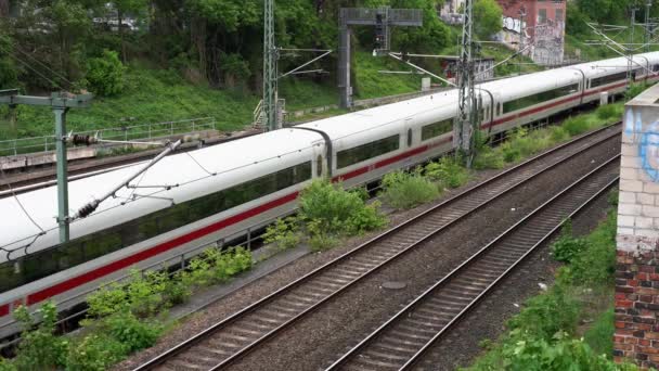 Berlin Németország 2022 Május Nagy Látószögű Intercity Express Vonat Berlinben — Stock videók