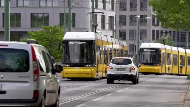 Berlín Německo Května 2022 Žlutý Tramvaj Berlíně Německo Veřejná Doprava — Stock video