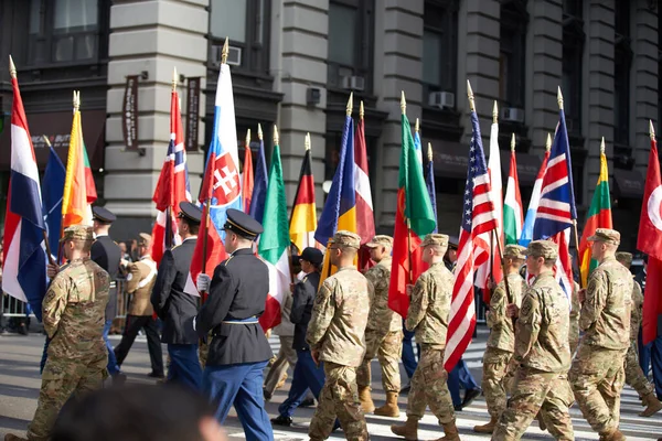 Manhattan New York Usa Listopadu 2019 Vlajky Členů Nato Vojáci — Stock fotografie