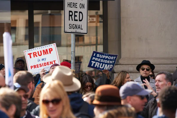 Manhattan New York Usa November 2019 Trump Supporters Signs Trump — Stock Photo, Image