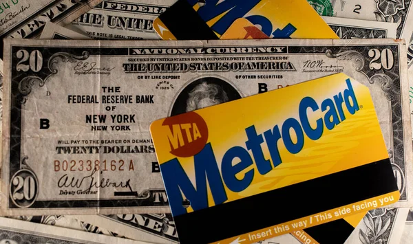 Manhattan Nowy Jork Usa Marca 2021 Karta Mta Metrocard Banknotach — Zdjęcie stockowe