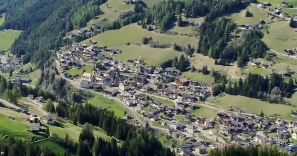 Santa Christina Stad Val Gardena Luchtfoto Van Prachtige Alpenstad — Stockvideo