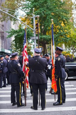 Manhattan, ABD - 11. Kasım 2021: New York 'taki Gaziler Günü Geçidi' nde NYPD memurları. New York Polis Departmanı