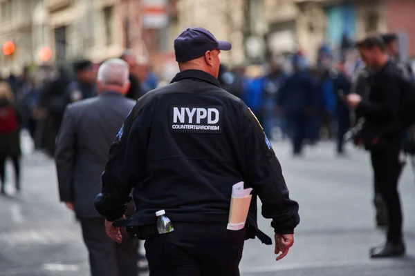 Manhattan Usa Listopad 2021 Policejní Důstojník Newyorské Protiteroristické Jednotky Přehlídka — Stock fotografie