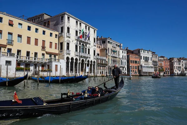 Veneza Itália Fevereiro 2019 Canal Grande Veneza Barcos Gôndolas Veneza — Fotografia de Stock