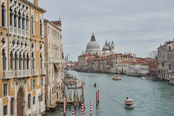 Venedik 'teki Canal Grande' nin havadan görünüşü. İtalya 'nın ünlü şehri