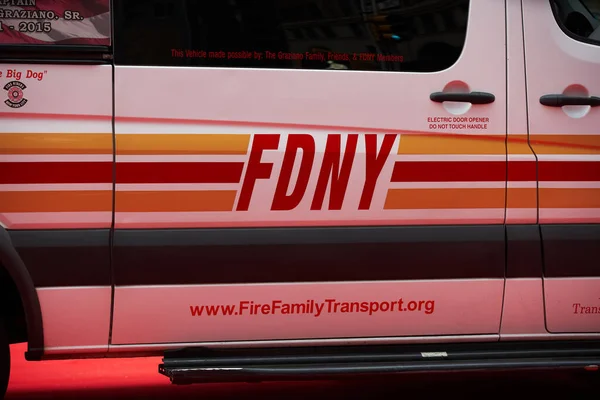 美国曼哈顿 11号2021年11月 Fdny Van Fdny信件的特写 纽约消防局 — 图库照片