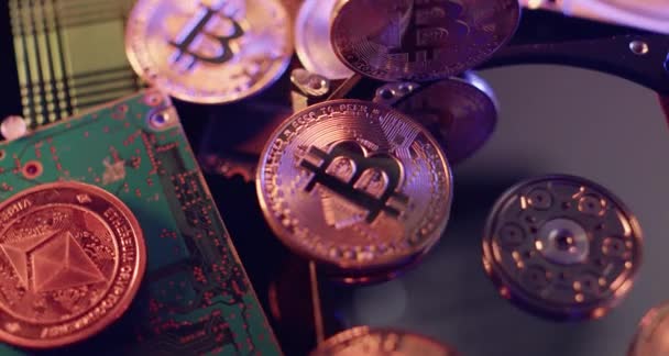 Bitcoin Pada Piring Hard Drive Kapasitas Penyimpanan Untuk Blockchain Dan — Stok Video