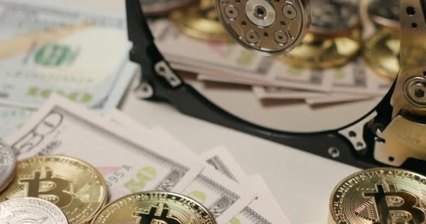Šifrovaná Měna Americké Dolarové Bankovky Reflektující Disk Pevného Disku Finanční — Stock video