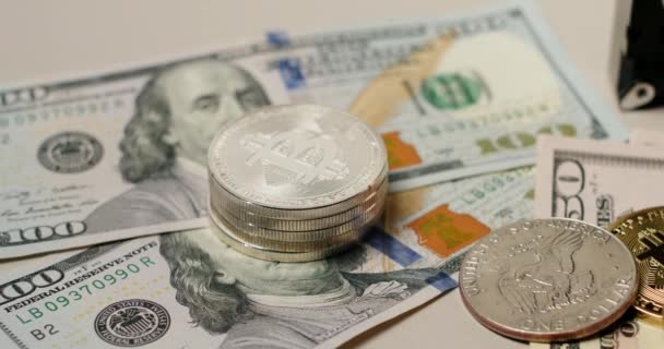 Moneta Bitcoin Eisenhower Dollar Banknotach 100 Dolarów Amerykańskich Koncepcja Handlu — Wideo stockowe
