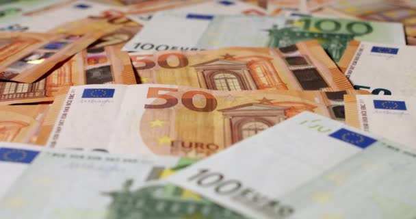 100 Och Eurosedlar Som Bakgrund Euron Valuta Etthundrafemtio Eurosedlar — Stockvideo