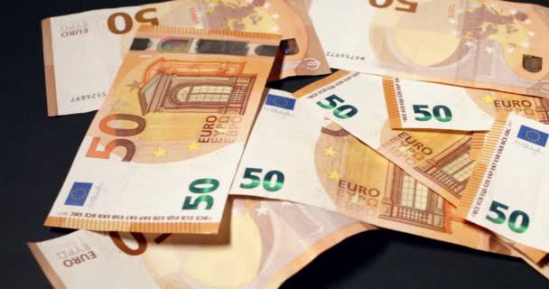 Rozprowadzane Banknoty Euro Pięćdziesiąt Banknotów Euro Europejskie Banknoty Walutowe — Wideo stockowe