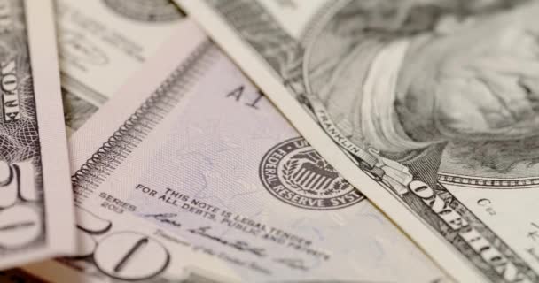 Panning Amerikaanse Dollar Bankbiljetten Munten Naar Litecoin Munt Cryptogeld Dollar — Stockvideo