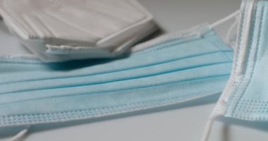 Hava yoluyla bulaşan Sağlık Hizmetleri çalışanlarına karşı Solunum Koruması. Mavi Yüz Maskeleri