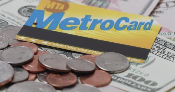 ニューヨーク 2021年4月10日 大量輸送システムのためのニューヨークMta地下鉄チケットの価格 — ストック動画
