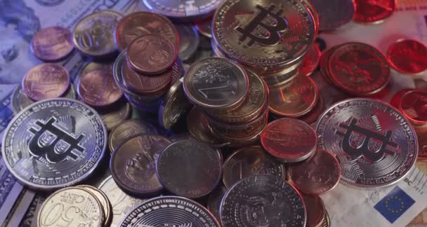 Monedas Euros Apiladas Medio Monedas Criptomonedas Bitcoin Euro Bitcoin Comercio — Vídeo de stock