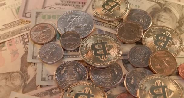 Dollar Digitale Crypto Valuta Bitcoin Gouden Zilveren Munten Verschillende Valuta — Stockvideo